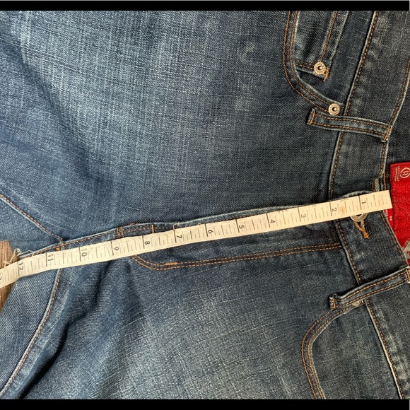 Donating soon Guess Short Length Cotton Jeans - Picture 10 of 13